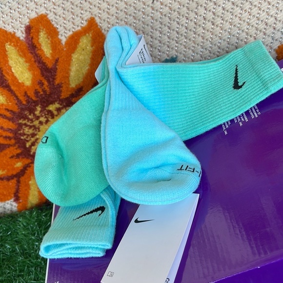 Nike Everyday Plus Cushioned Crew 2 pairs socks set Men’s
Men’s size 9-13 - Picture 14 of 16